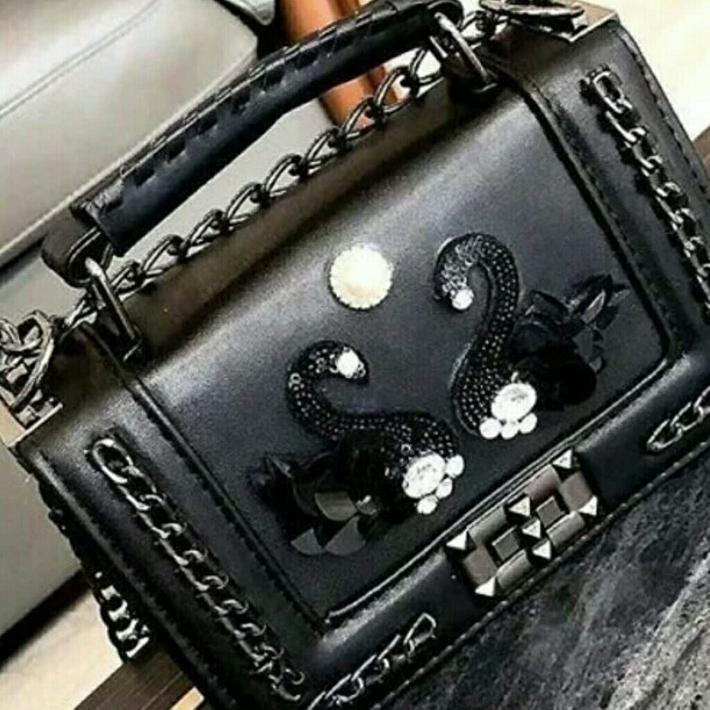 New black purse - Picture 4 of 4